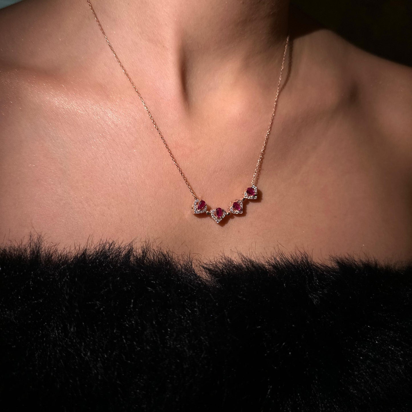 Scarlet Collana